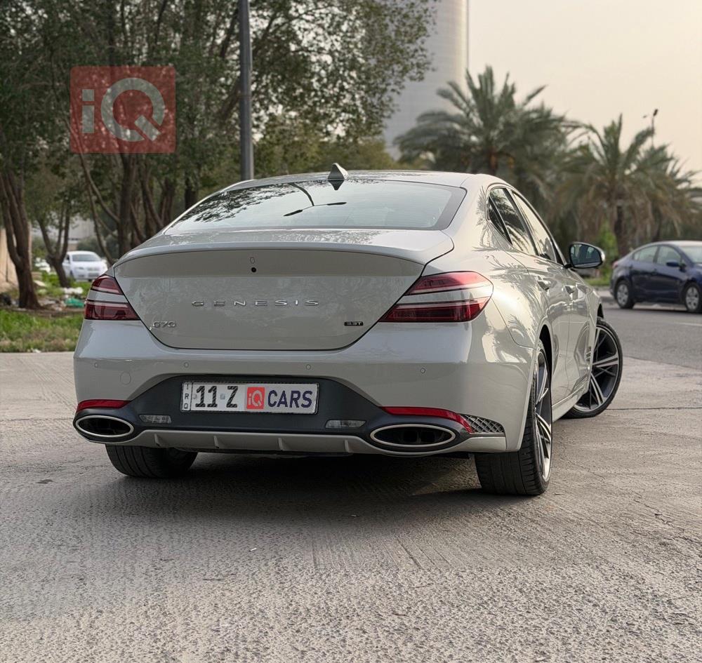 جنسس G70